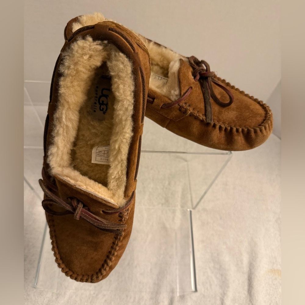 UGG Australia Suede Moccasin Slippers | Women’s Size 7 | Cozy Shearling Lined - Picture 6 of 10